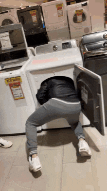 1733785523776-qs.gif