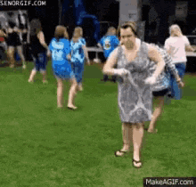 1738966744887-rq.gif