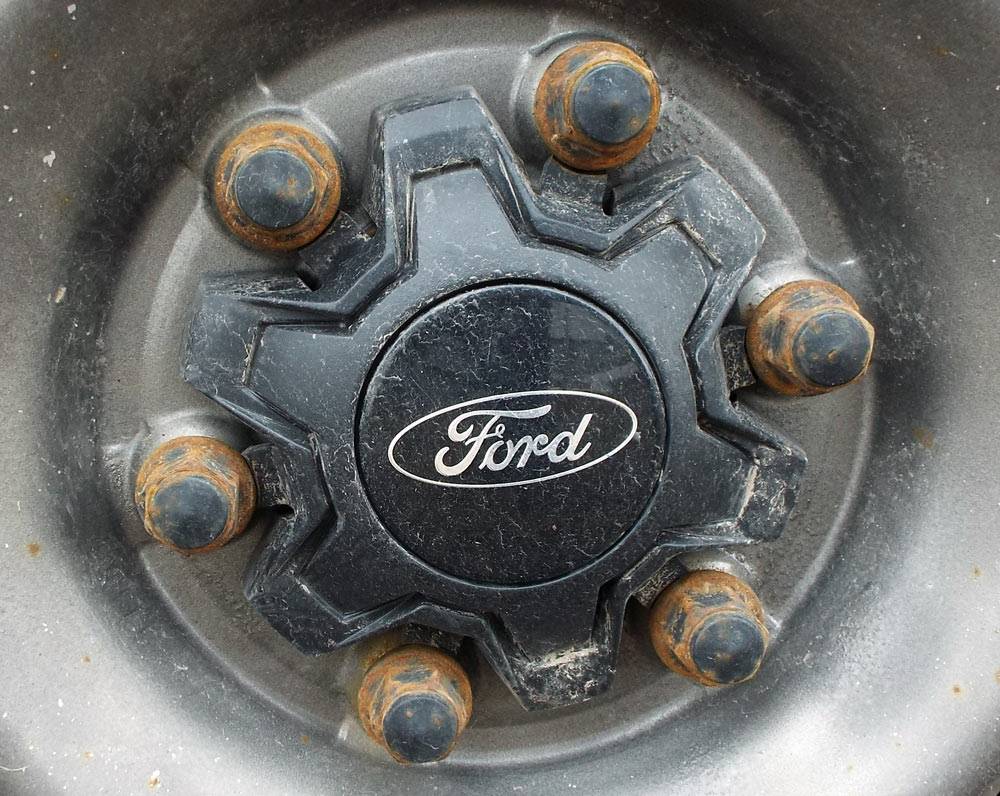 Truck-Lug-Nut-Rust.jpg