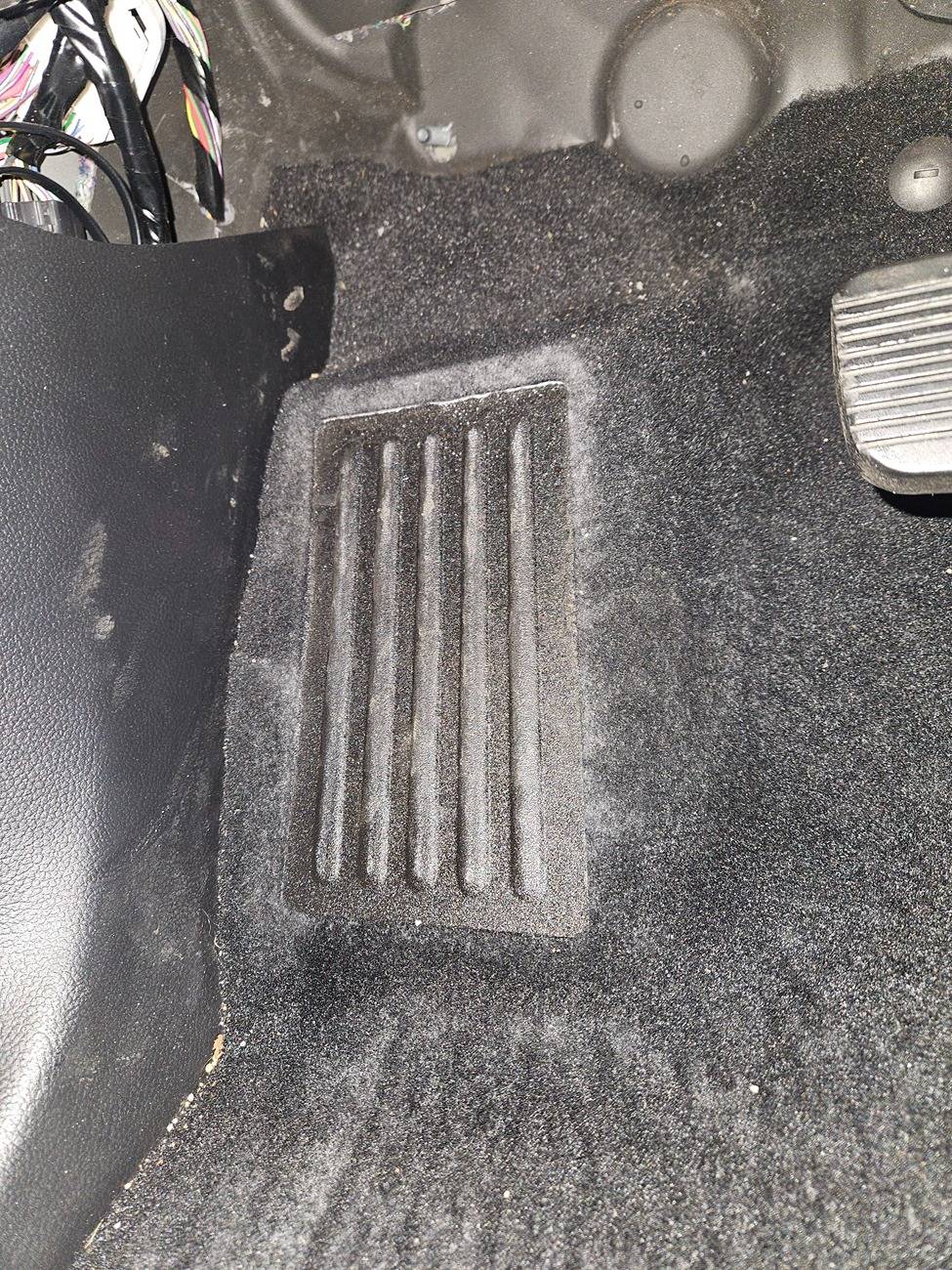 Dead Pedal (1).jpg