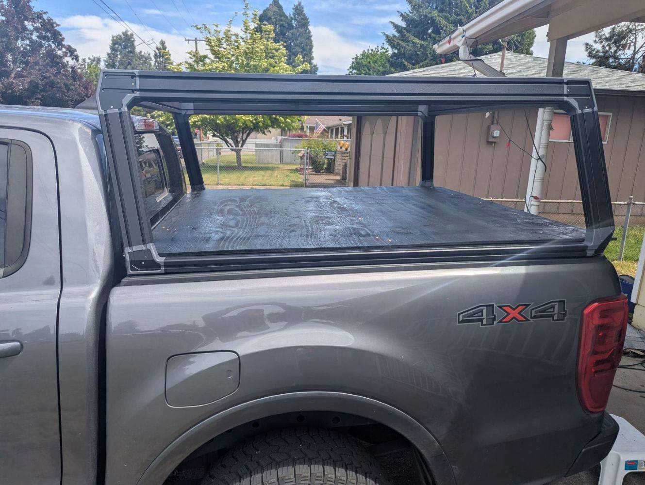 XO-Skltn_tonneau_side.jpg