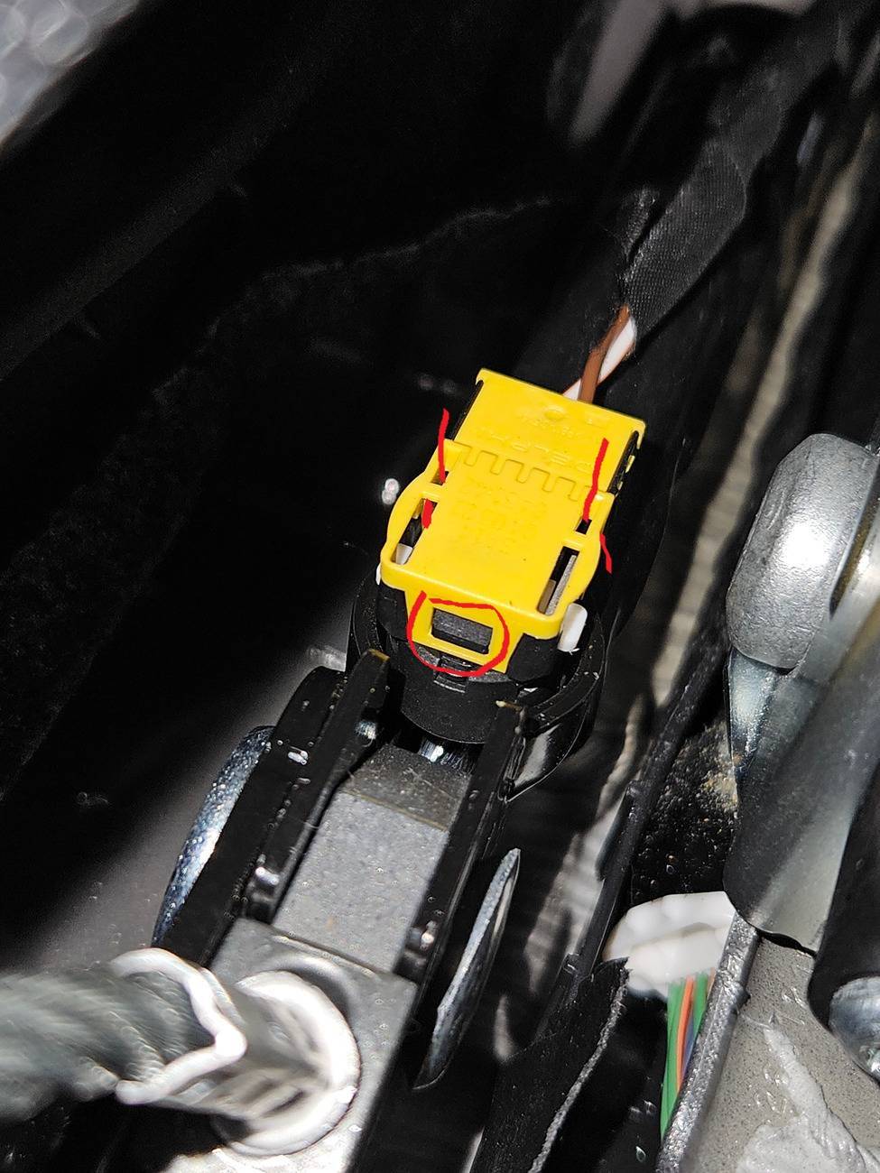 Seatbelt Connector.jpg