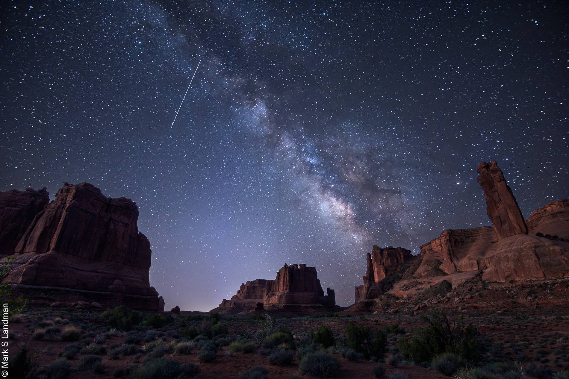 250_Southwest_20250427 05.54.56 - Milky Way At Arches 2025.04.28 20250427 04.25.26 - 1J1A6499-...jpg