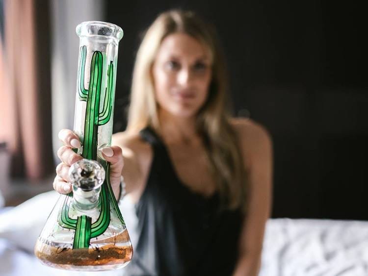 bong-in-hand.jpg