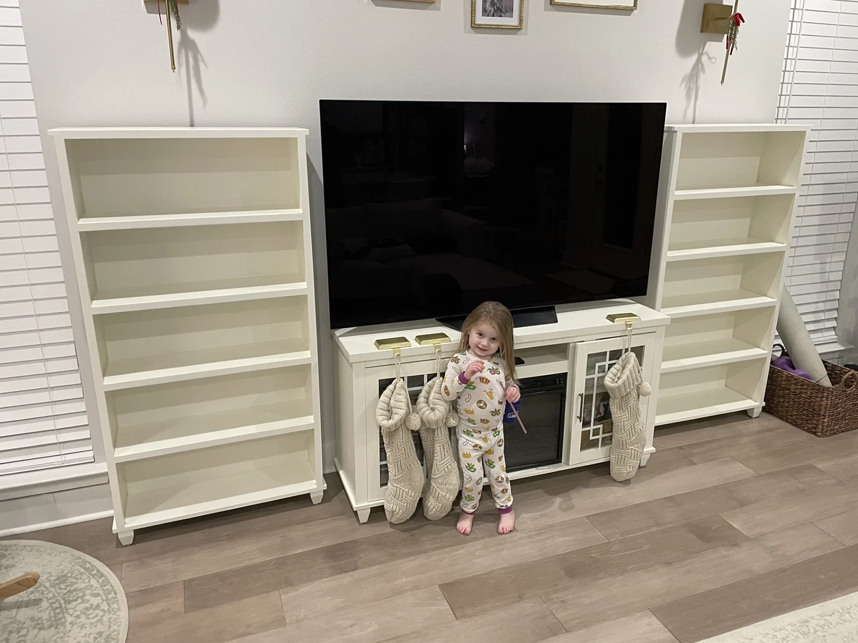 Rose with shelves.webp