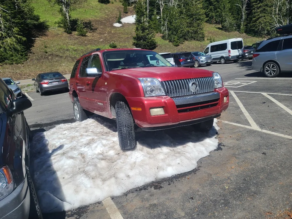 Mountaineer_Snow.webp