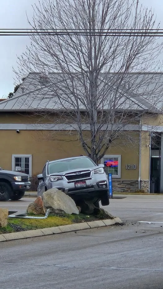 Crosstrek on rocks.webp