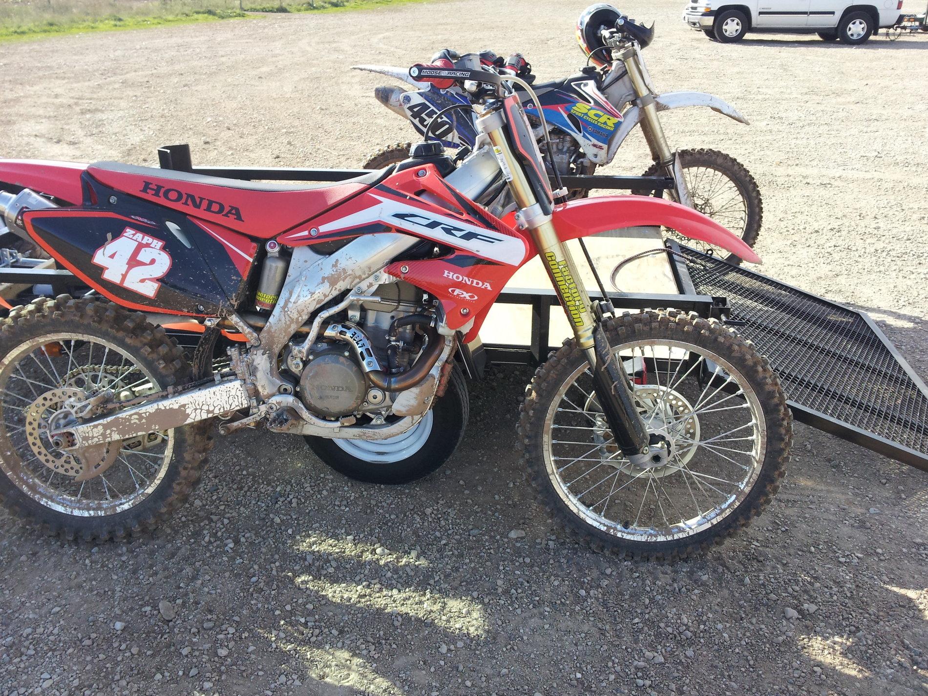 Dirt_bike_CRF405R.jpg