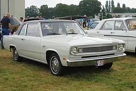 280px-Plymouth_Valiant_Signet_1969_Schaffen-Diest_2016.webp