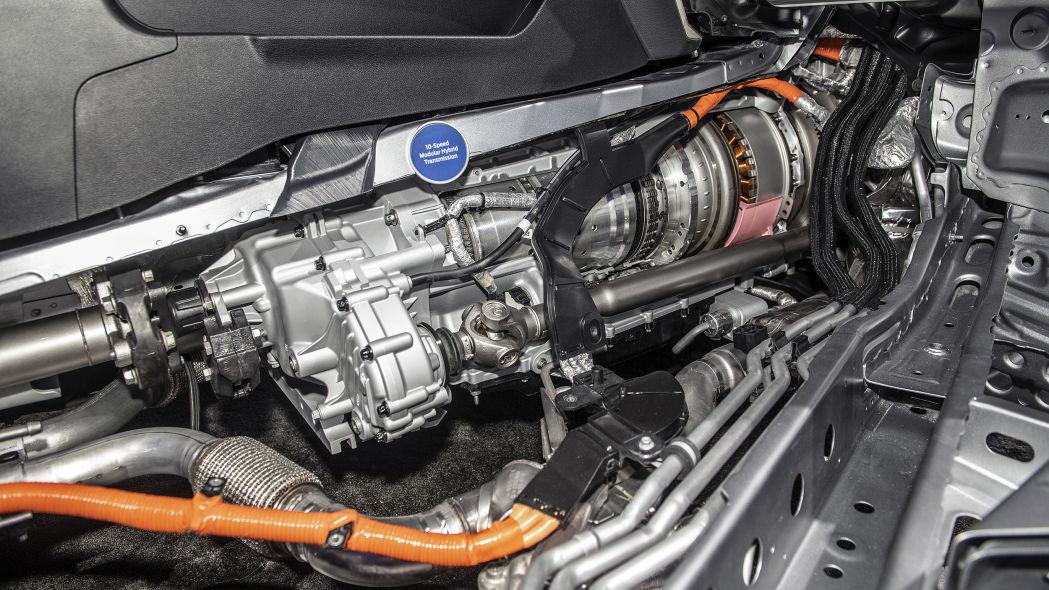 2020-ford-explorer-hybrid-technical-display-1.jpg