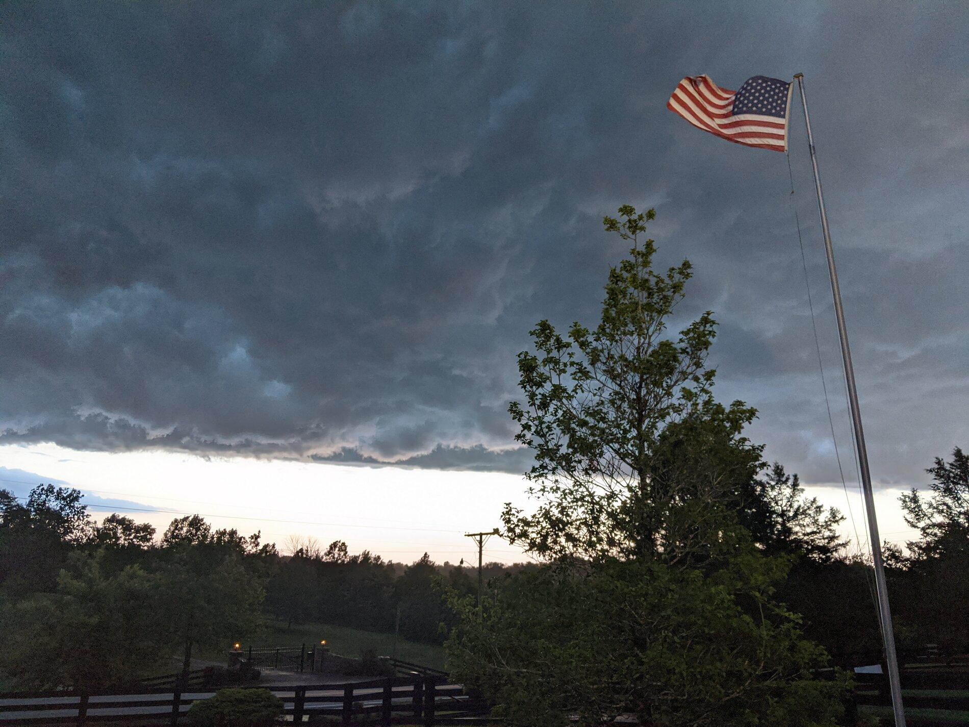 Shelf cloud.jpg