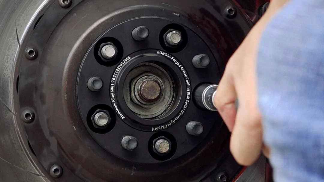 BONOSS-Forged-Active-Cooling-Wheel-Spacers-Ford-Mustang-VI-25mm-by-kwok-9.webp