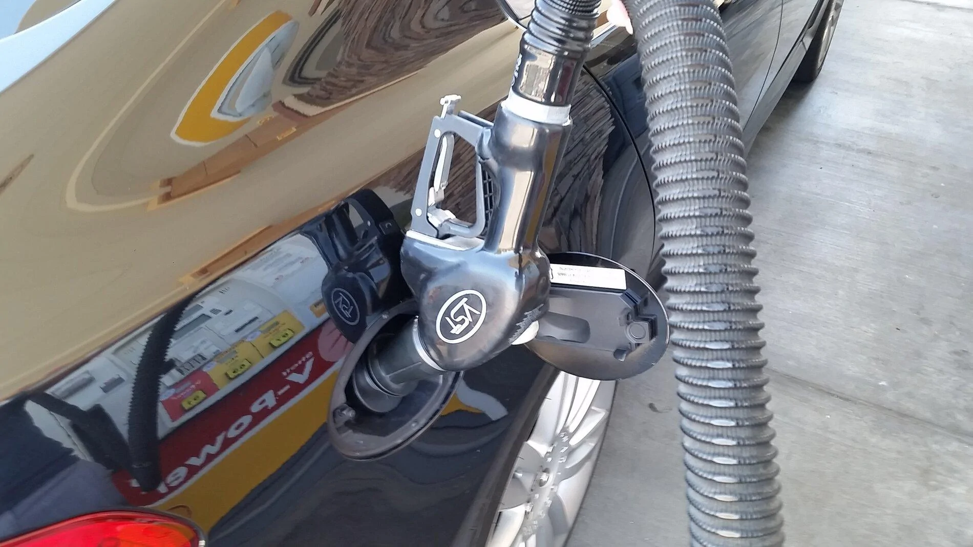 118739d1442518983-fuel-filling-problems-2015-jaguar-xf-20150917_123855.jpg