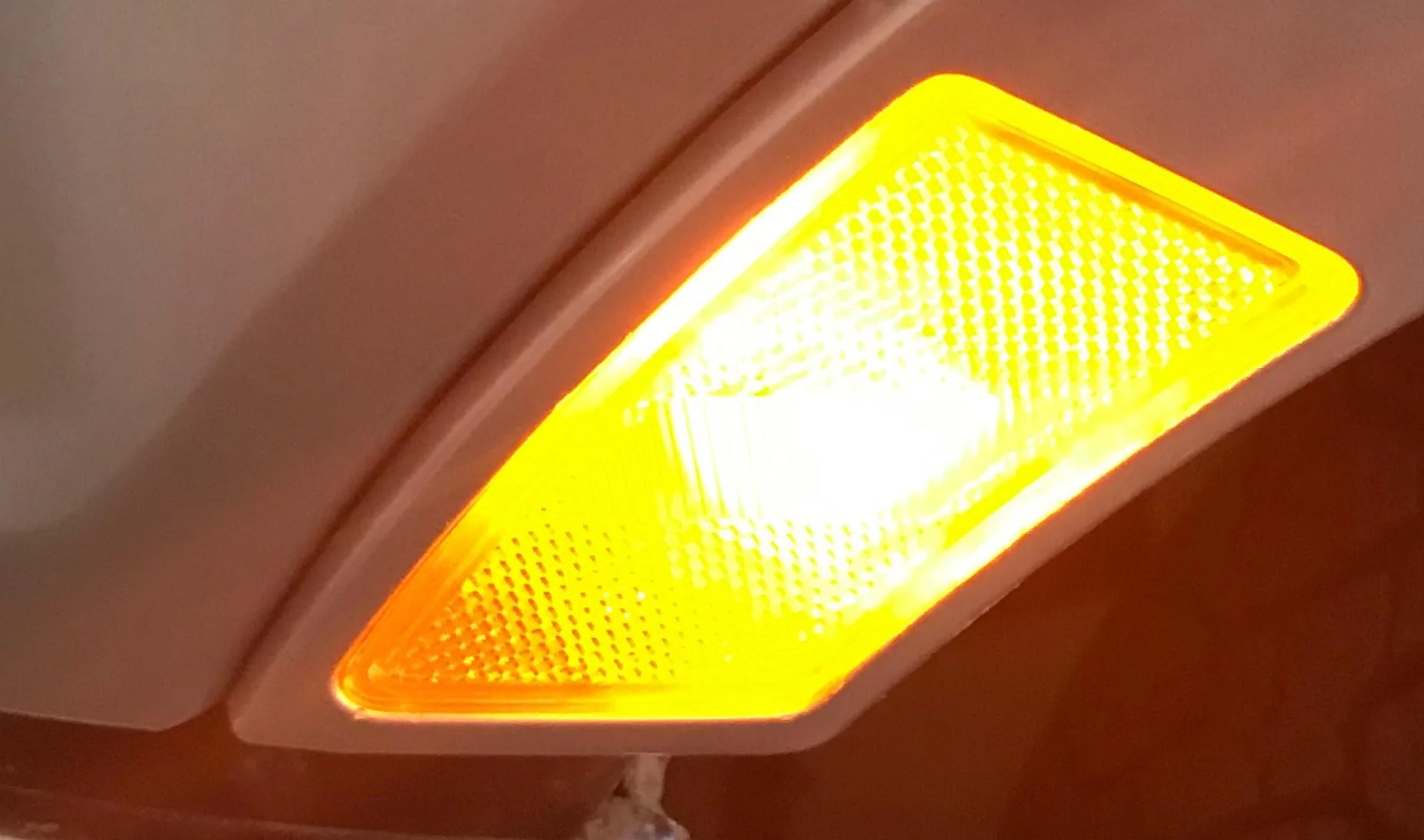 Diode Dynamics HP3 LED BULB AMBER.webp