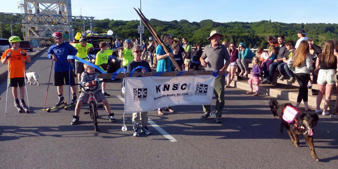 Parade bridgefestparadfloat.y.jpg