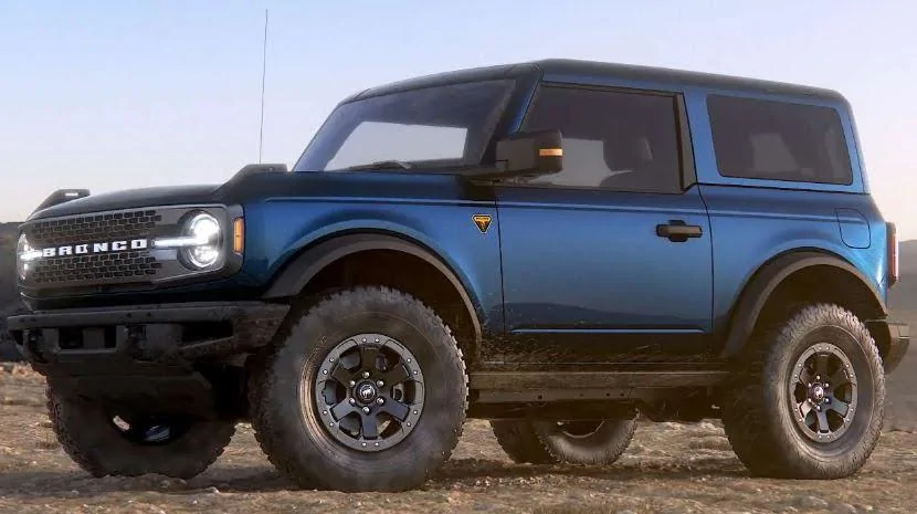 2021-Ford-Bronco-2-door-in-Antimatter-Blue-001.webp