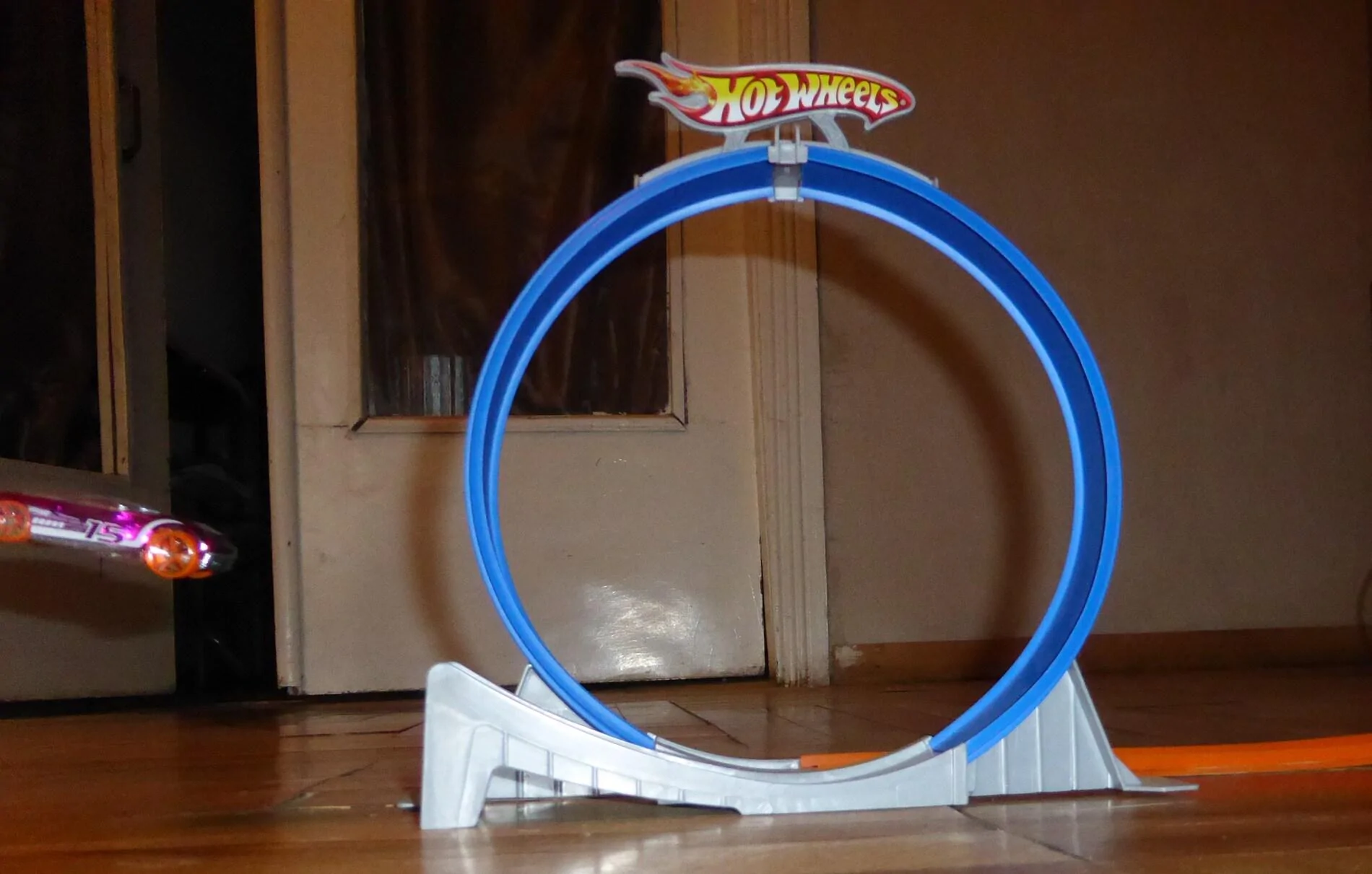 iles.wordpress.com%2F2015%2F04%2Fhot-wheels-loop-2.webp