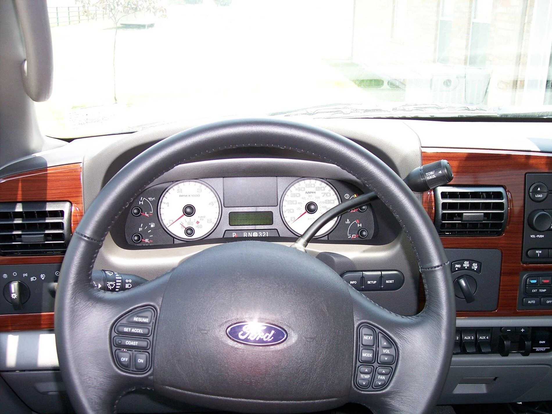 F-350 dash.jpg