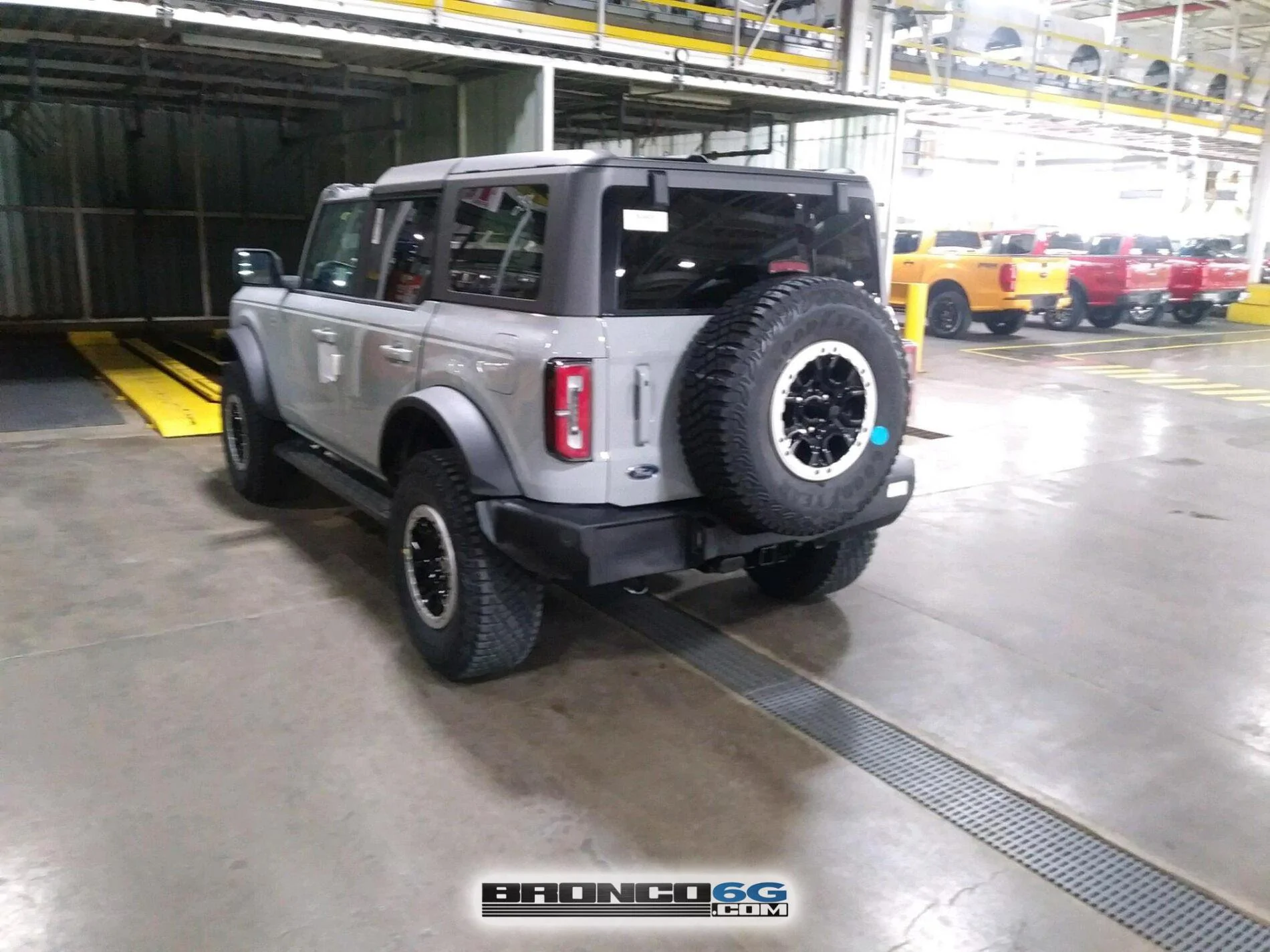 silver-outer-banks-bronco-4-door-mic-hardtop-1-jpg.jpg