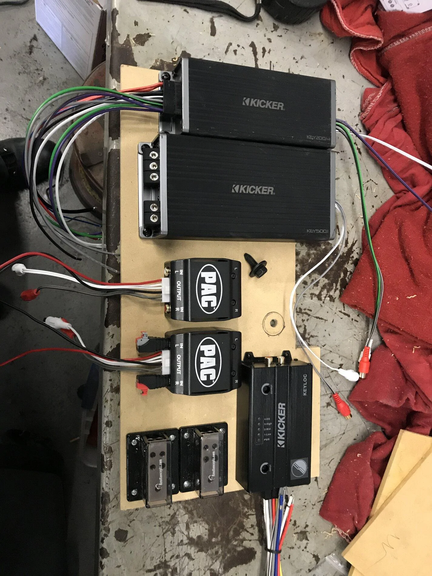 amp board wires.webp