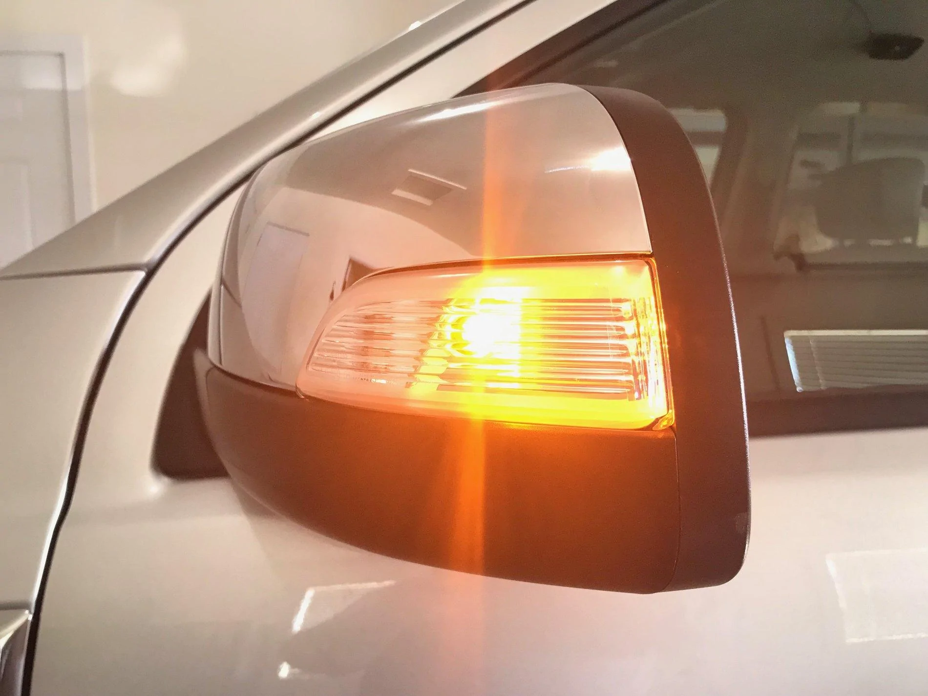 Diode Dynamics HP5 LED BULB AMBER ON.webp