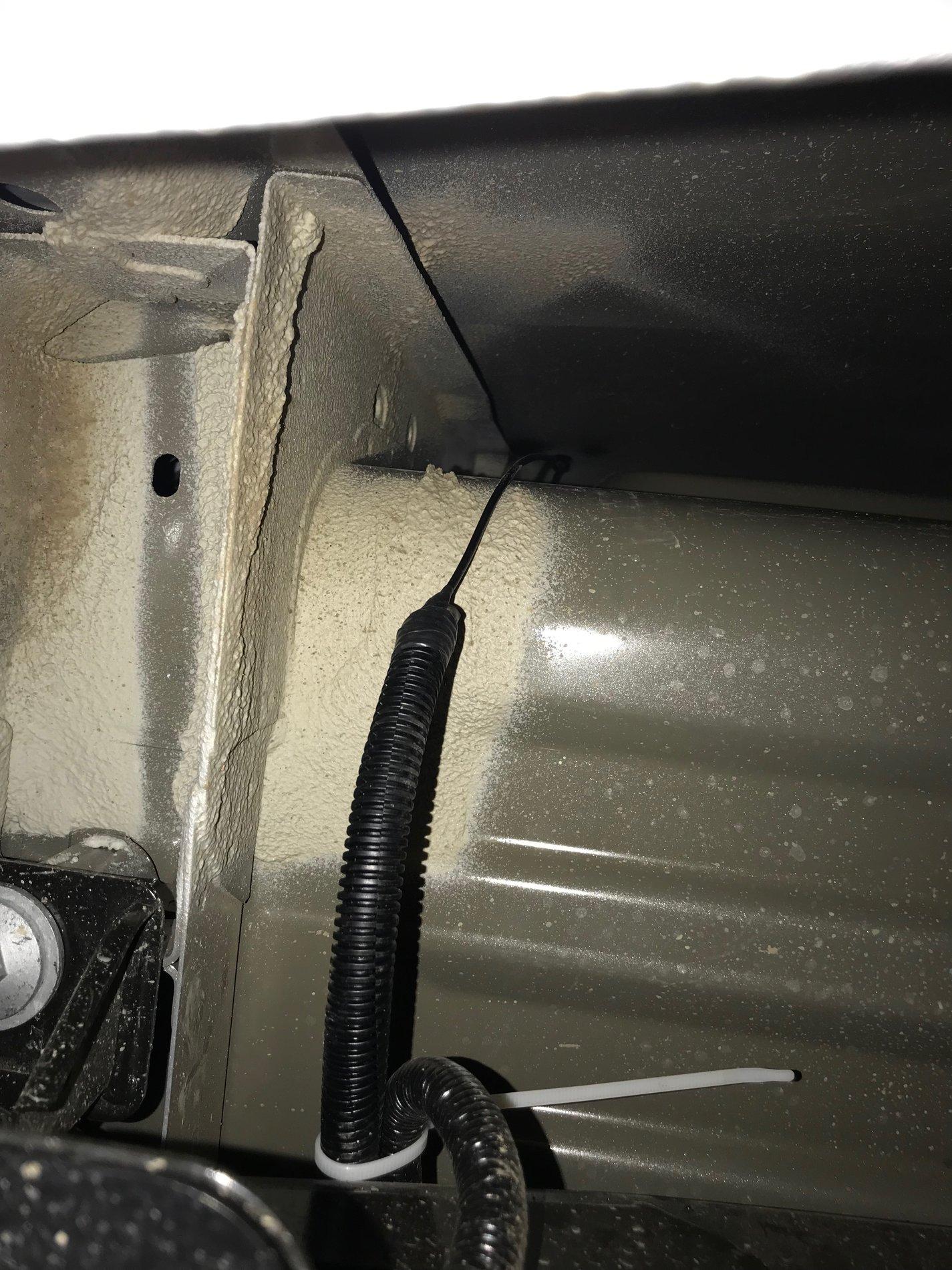 passenger side connection outside of frame rail.JPG