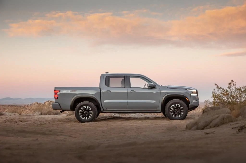 2022-nissan-frontier_100779821_l.jpg