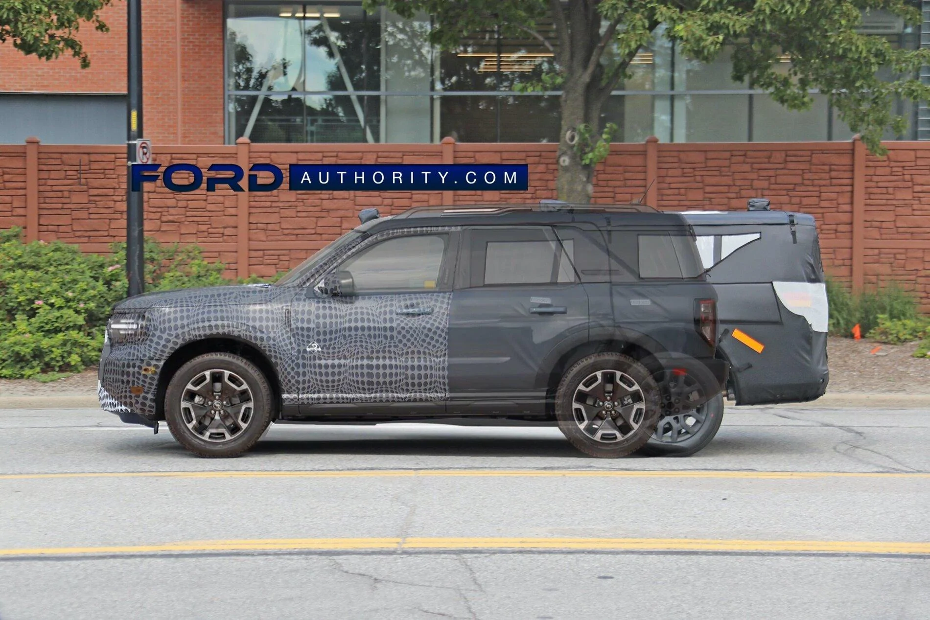 2021-Ford-Bronco-Sport-overlayed-with-2023-Ford-Maverick-prototype-002.webp