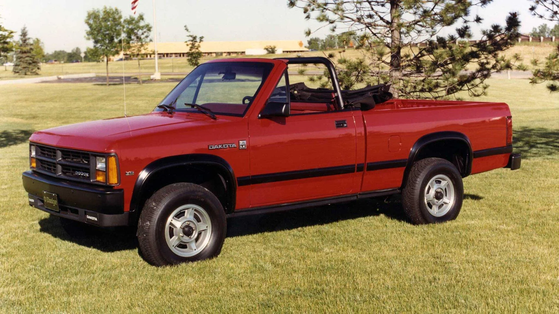 1989-Dodge-Dakota-convertible-01.webp
