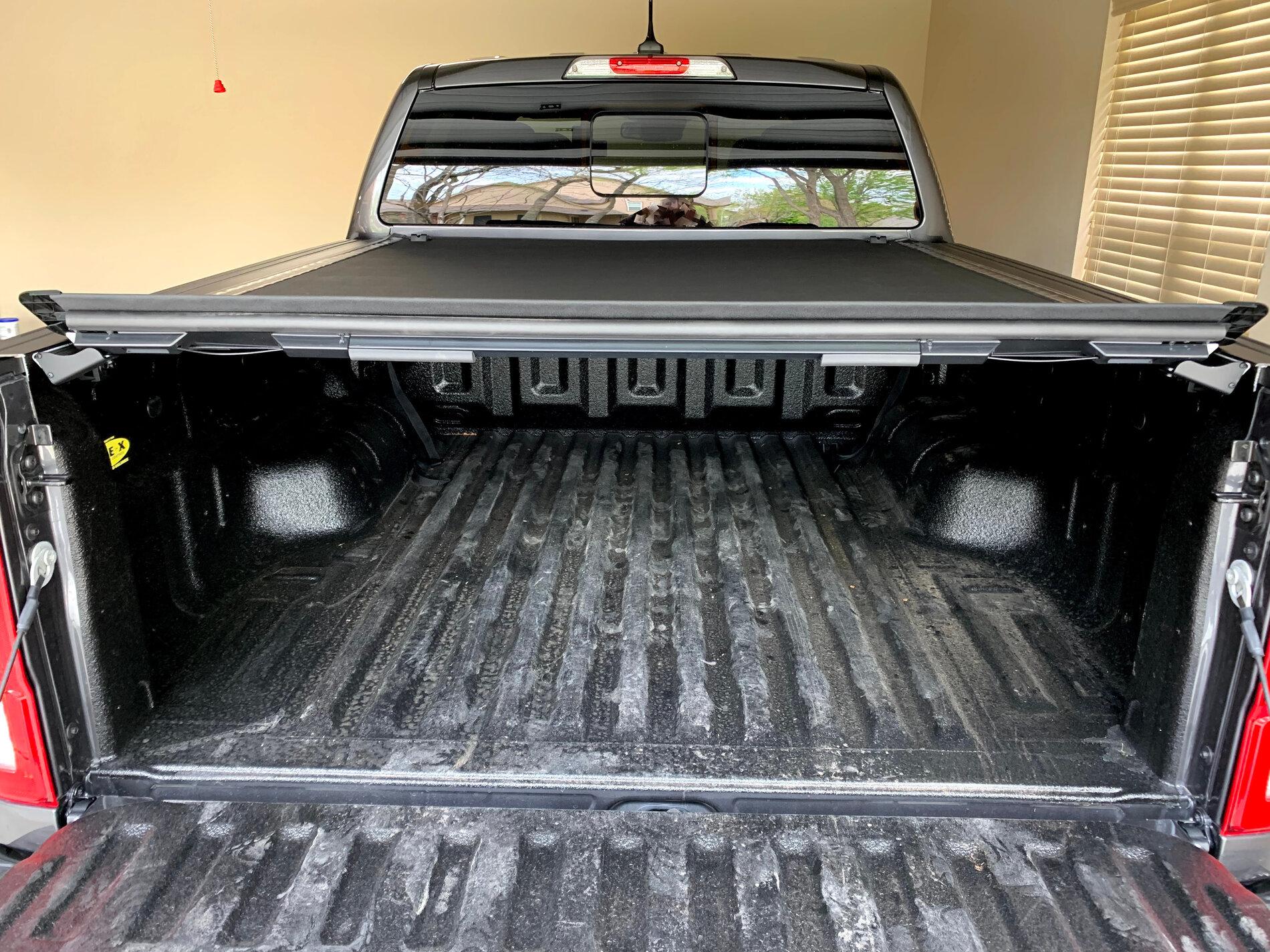 cover_down_tailgate_down_01b.jpg