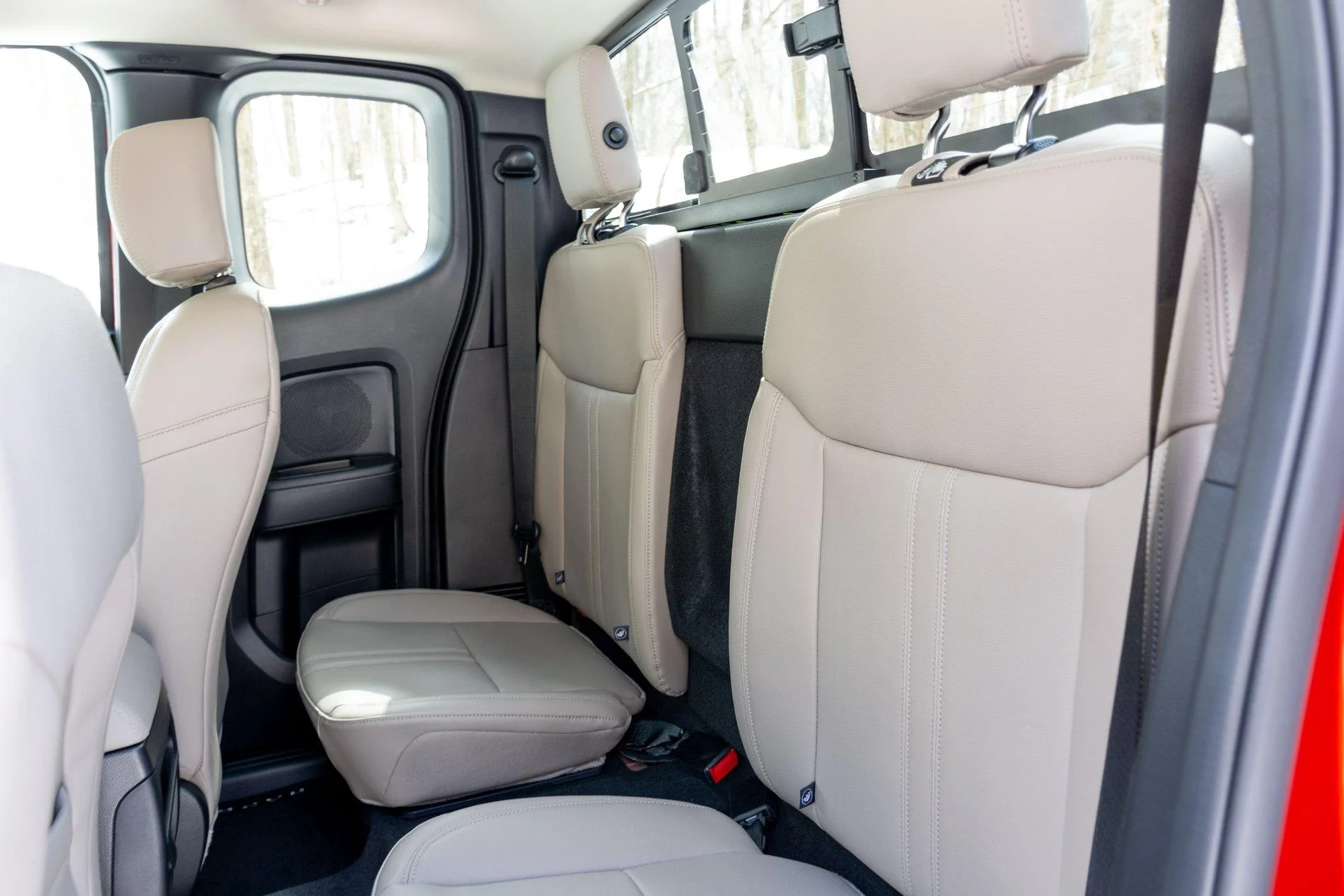 2019-Ford-Ranger-rear-seat.webp