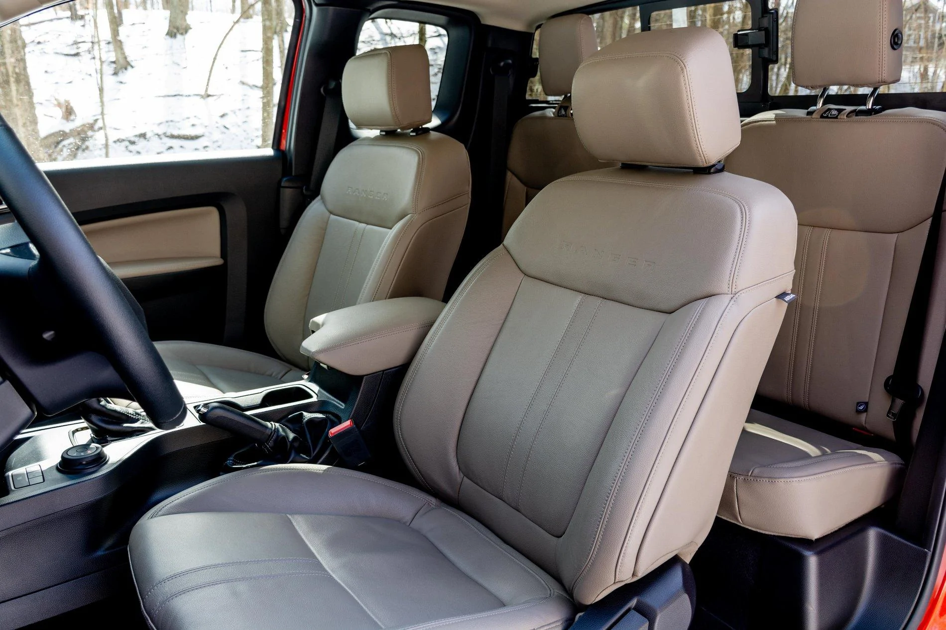 2019-Ford-Ranger-front-seat.webp
