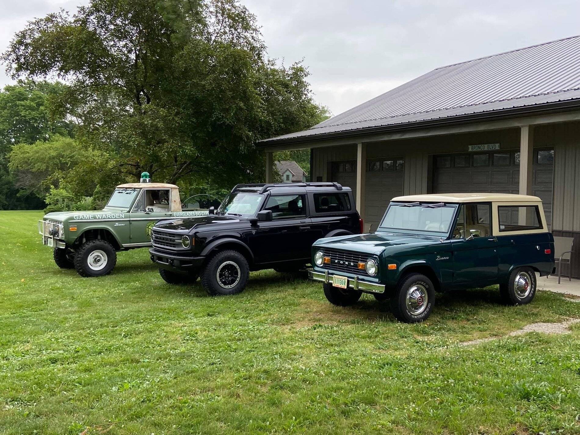New:Old Bronco2.jpg