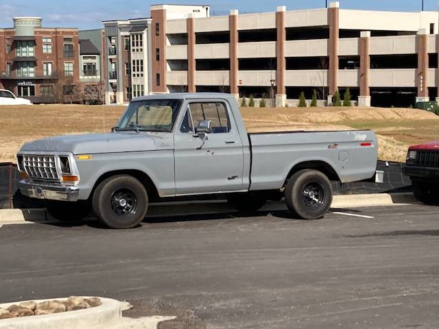Ford Pickup.jpeg