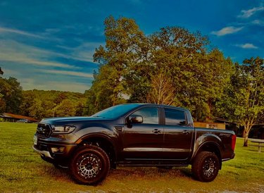2019 Lariat Magnetic Metallic 4x4